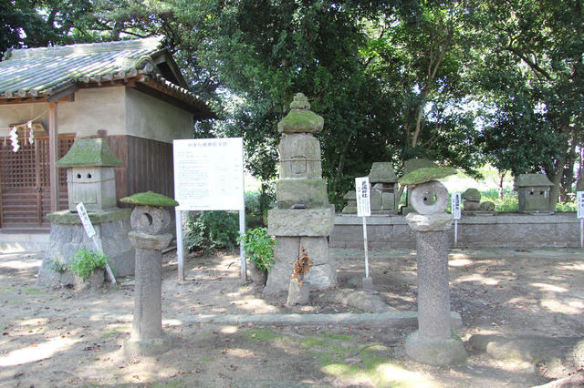 中津八幡神社 <香川県丸亀市中津町>: 阿吽探訪 狛犬と仁王像